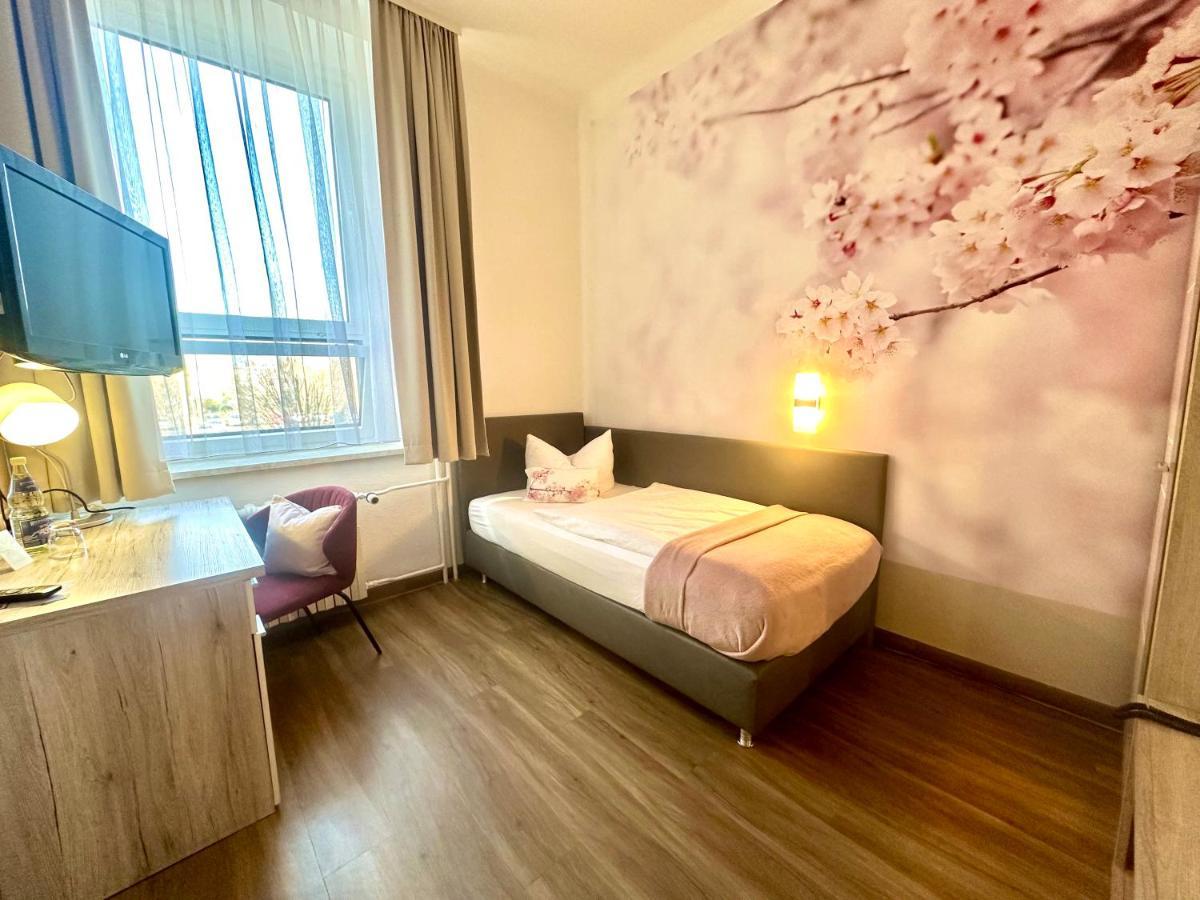 Hotel "Central" Inh Carolin Krause Bitterfeld-Wolfen Экстерьер фото